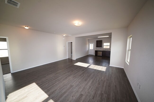Building Photo - 745 Tupelo Tank Dr