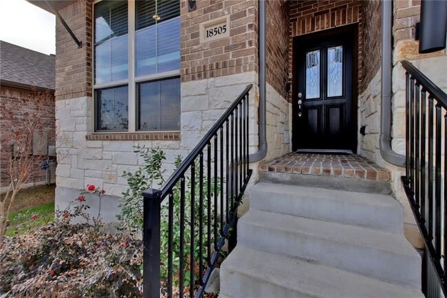 Building Photo - 18505 McKay Cove