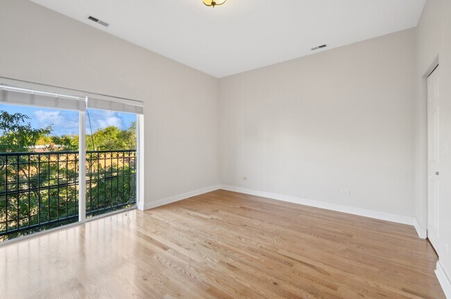 Building Photo - 2801 W Ardmore Ave