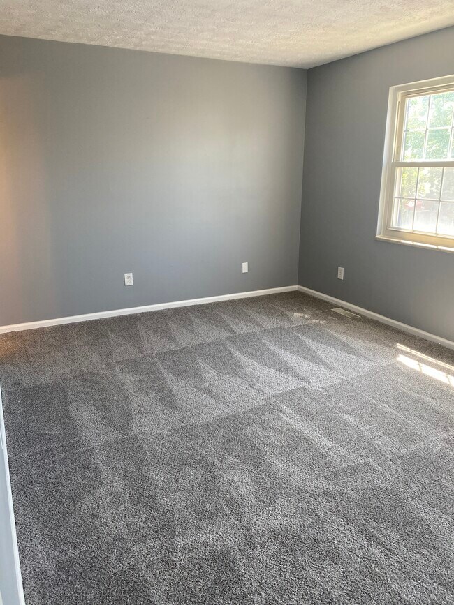 Building Photo - Sunbury Townhome