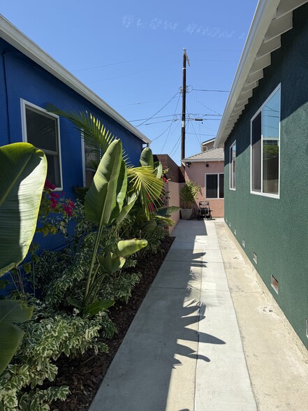 Building Photo - 8509 Croydon Ave