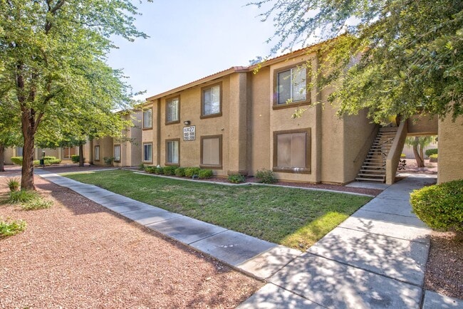 Building Photo - 7200 W Pirates Cove Rd