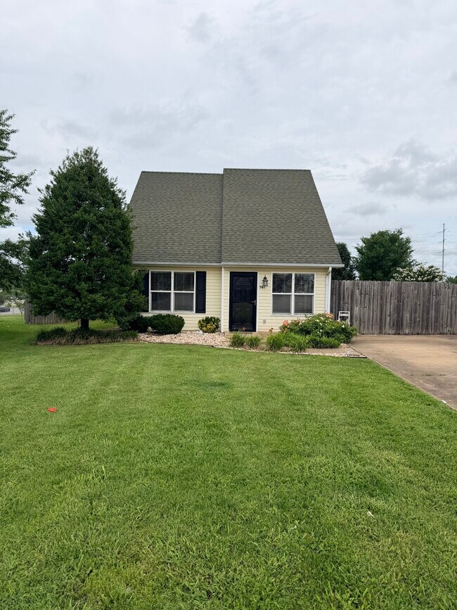 Building Photo - 761 Jennings Ct