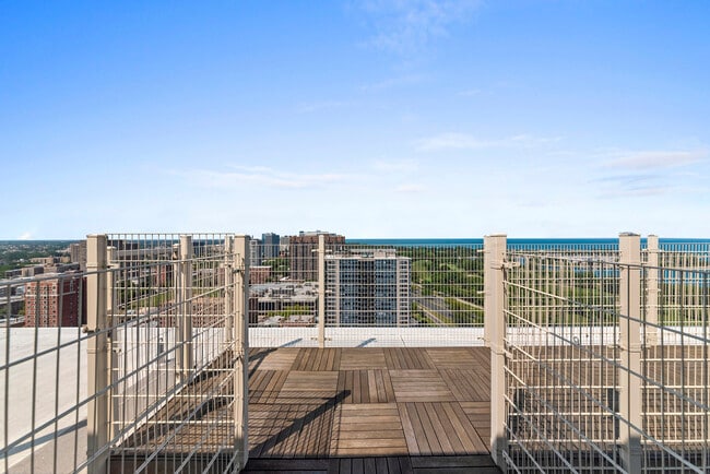 Building Photo - 3950 N Lake Shore Dr