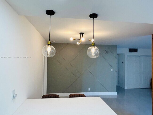 Building Photo - 17021 N Bay Rd