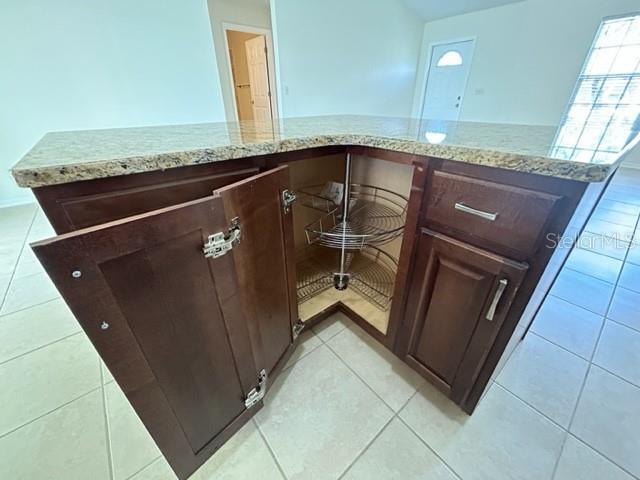 Building Photo - 2712 SW 11th Pl