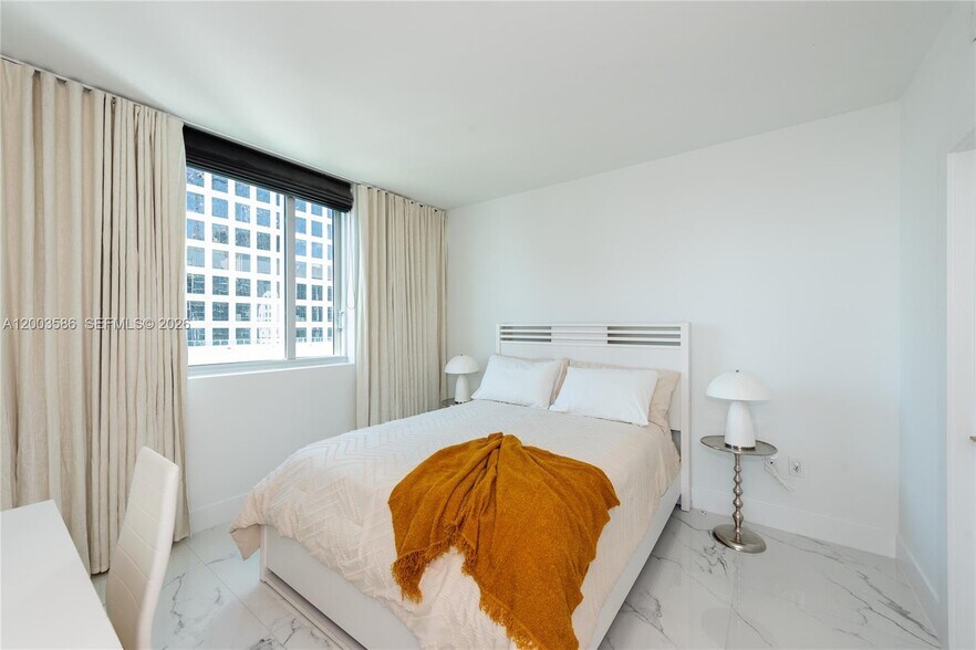 Building Photo - 500 Brickell Ave