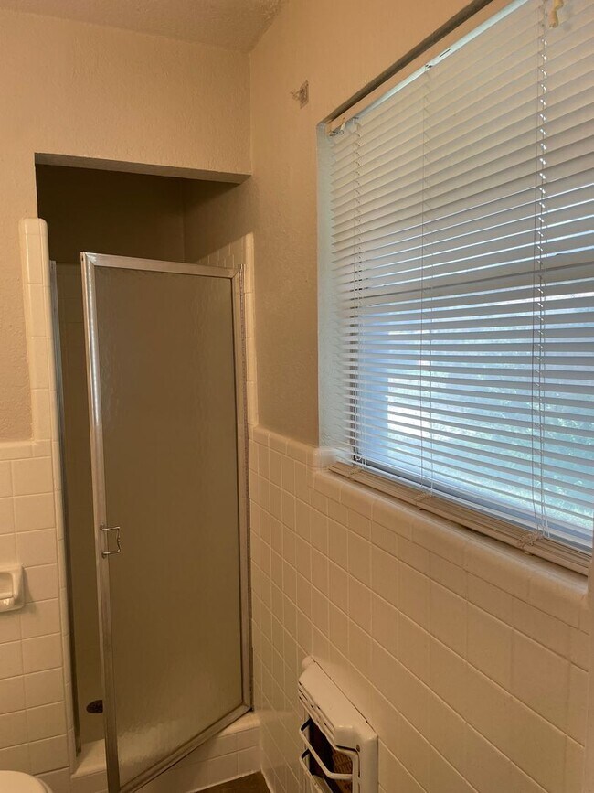 Building Photo - Available Now! Limit of 2 pets. Charming 3 bed, 3 bath, 2 car garage