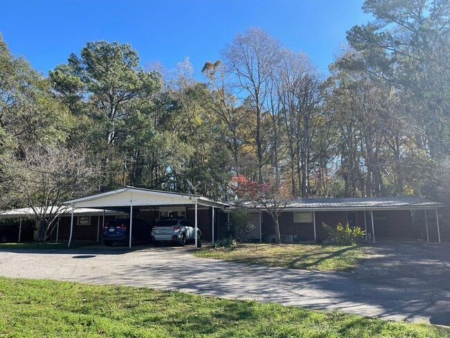 Building Photo - 2BR/1BA - Duplex located off of South Milledge Avenue! Available soon!