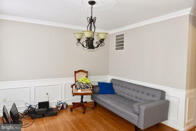 Building Photo - 11778 Hollyview Dr