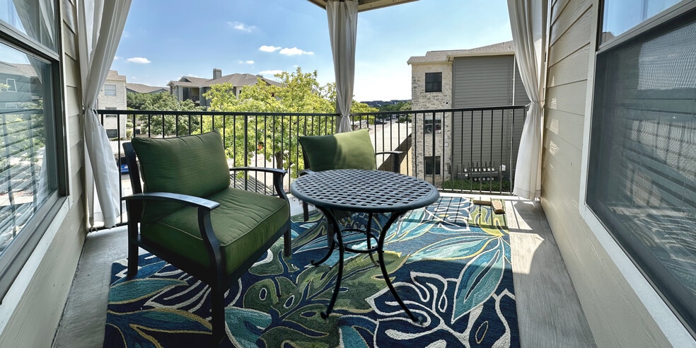 Larger balcony next to bedroom - 2320 Gracy Farms Ln