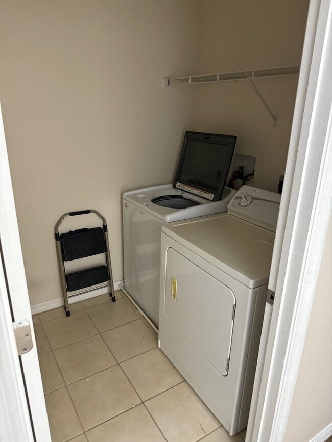 Building Photo - 7522 39th Pl N