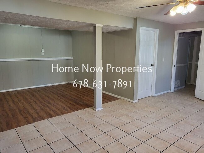 Building Photo - Beautiful 5 bedroom/3 bath in Stone Mountain!