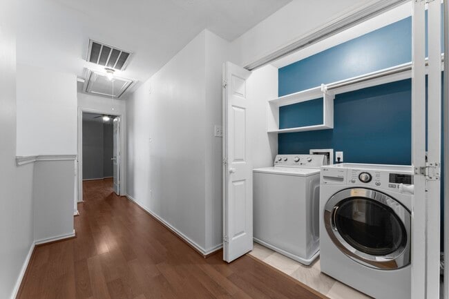 Building Photo - 15 Timberstar St