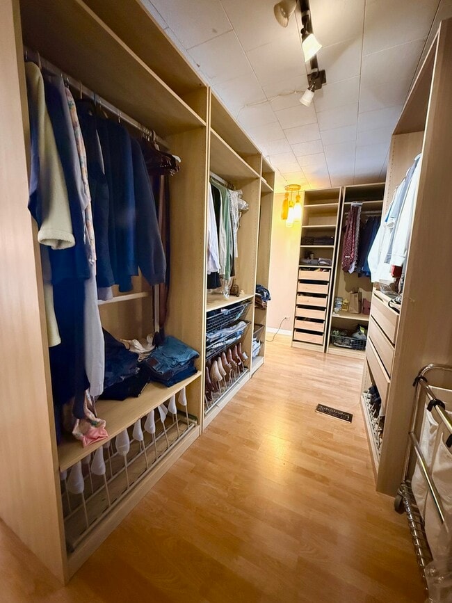 Building Photo - 2909 Oakton St