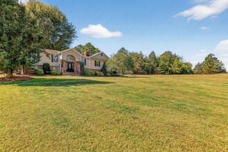 Building Photo - 2200 Peninsula Ave