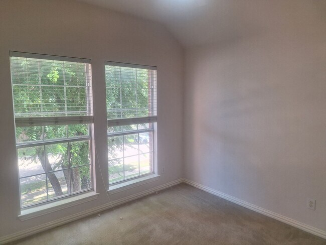 Building Photo - 5BR Fannin Farms Home with Dual Primary Suites & Pool