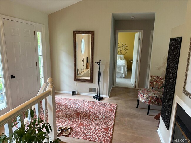Building Photo - 7670 Golden Hill Ct