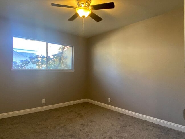 Building Photo - NORTHWEST POOL HOME Available in April!