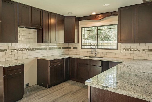 Building Photo - 39 Ginger Springs Pl