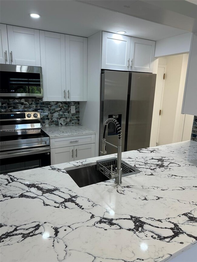 Primary Photo - 5280 NW 7th St