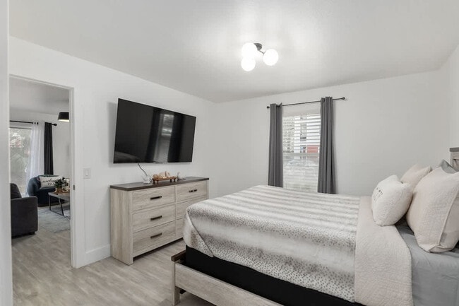 Building Photo - 2360 SW Archer Rd