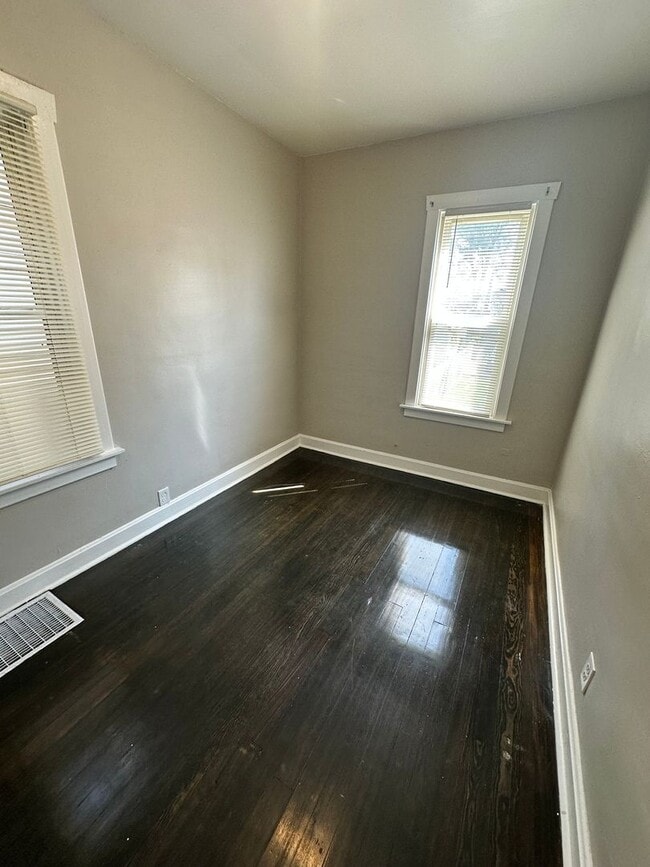 Building Photo - 4907 Tod Ave