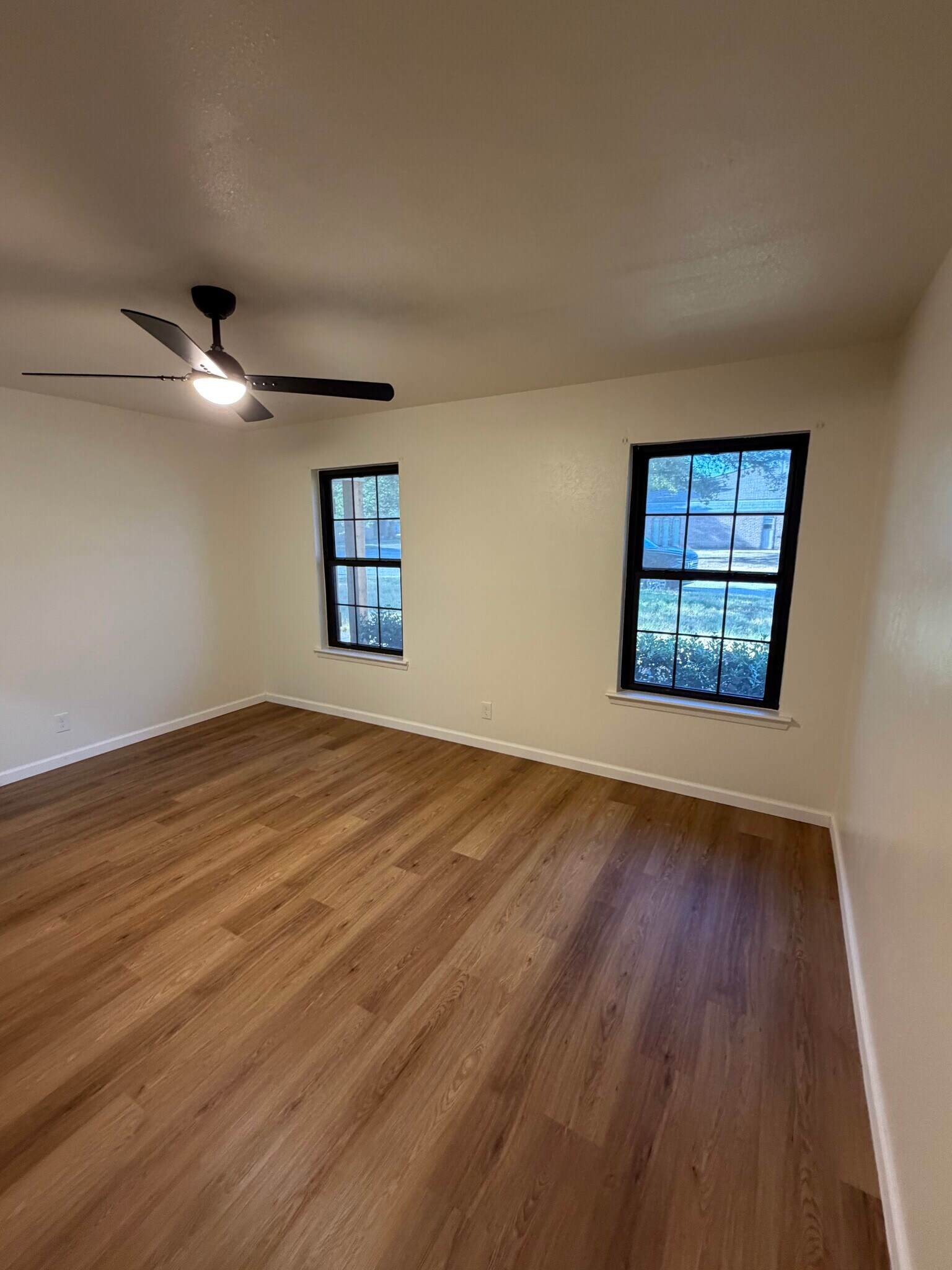 Building Photo - 319 Allen Dr