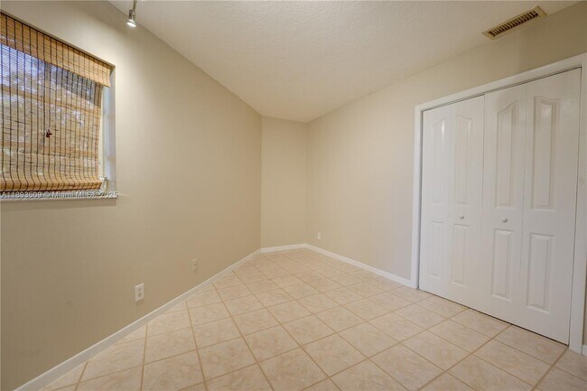 Building Photo - 2401 SW 58th Manor