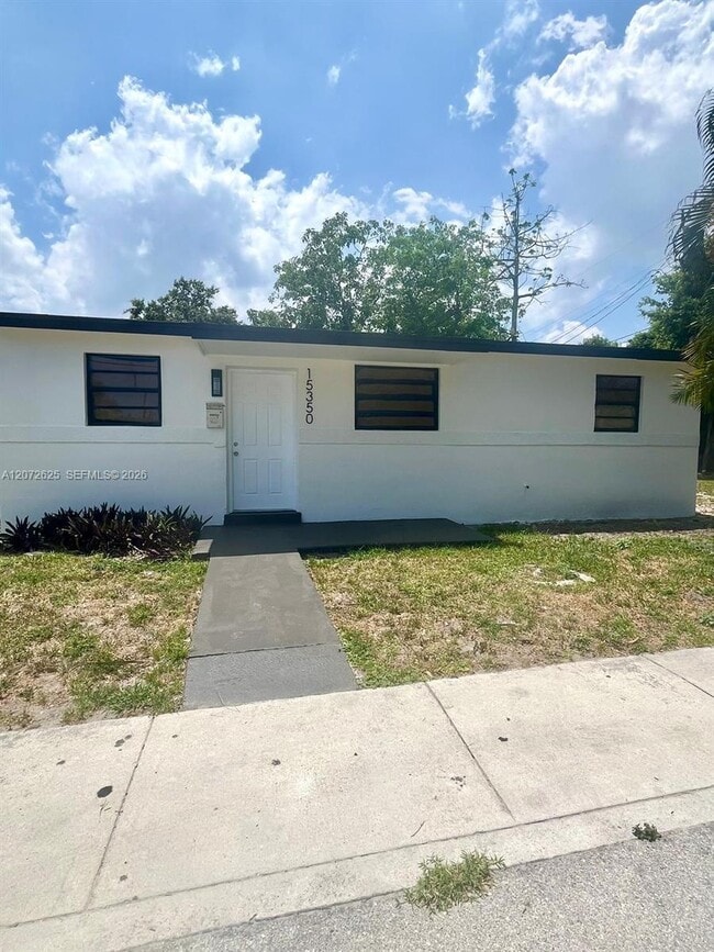Building Photo - 15350 NE 14th Ct