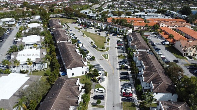 Building Photo - 323 NE 208th Terrace