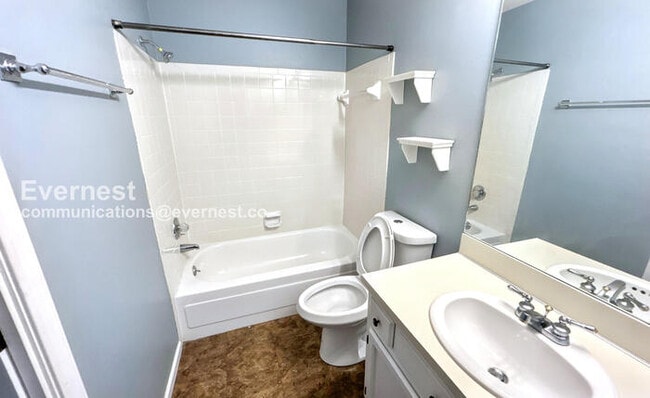 Building Photo - 493 Cedar Crest Dr