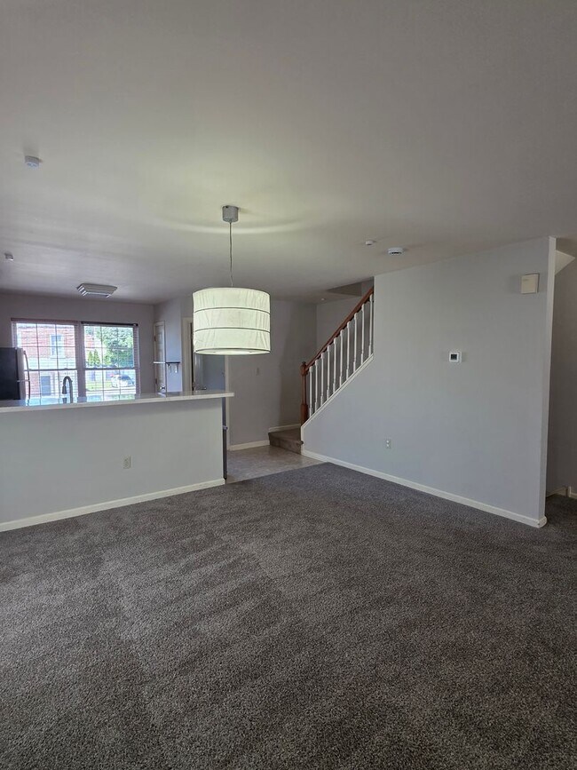 Building Photo - Browntown Twin Home