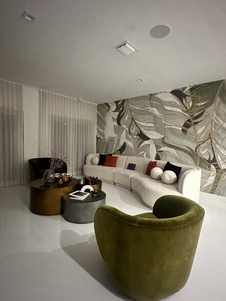 Primary Photo - 11572 NE 13th Ave