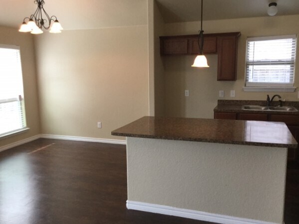 Building Photo - 1313 Rosedale Springs Ln