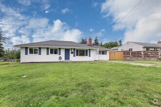 Building Photo - **Comfortable Oak Harbor Rambler Available...