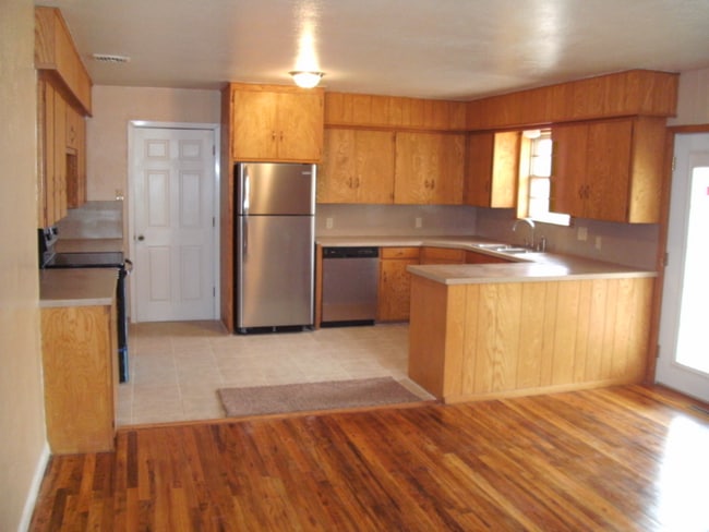 Building Photo - 2300 N Thornton St