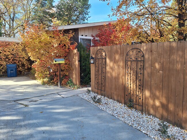 Building Photo - 2437 N Curtis Rd