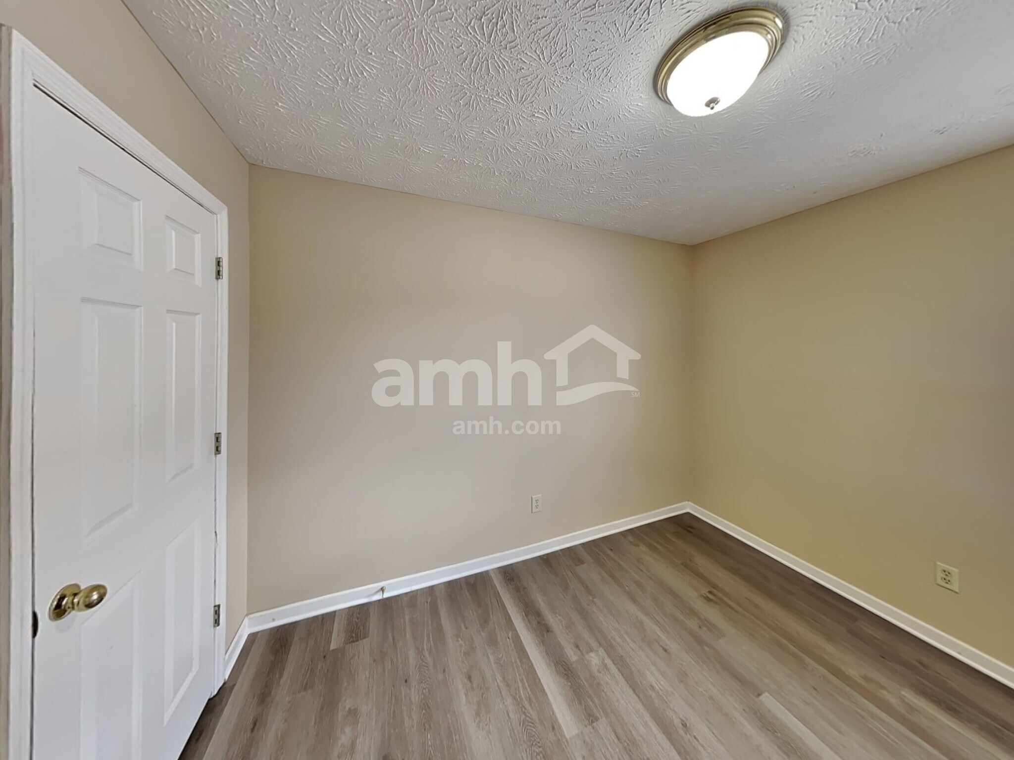 Building Photo - 1212 Wembley Ct