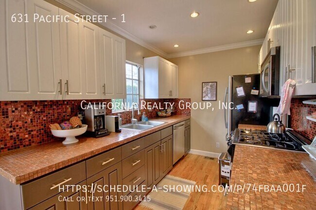 Building Photo - 631 Pacific St