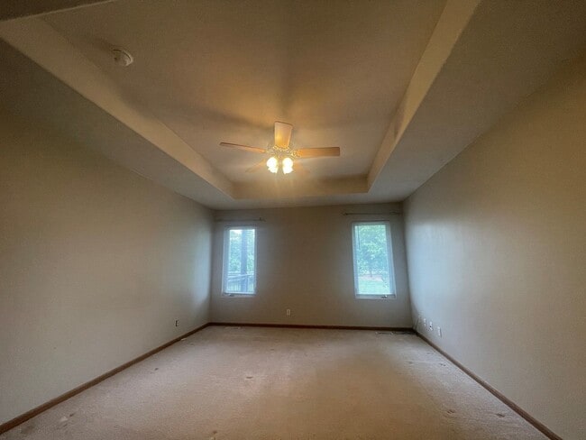 Building Photo - Home For Rent Papillion