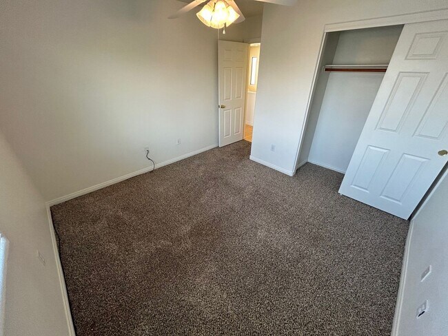 Building Photo - SOUTHWEST LAS VEGAS PROEPRTY WITH 3 BED, 3...