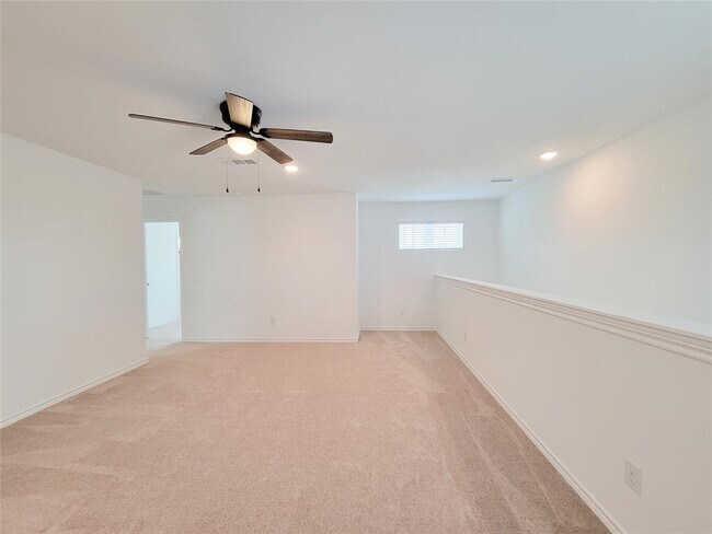 Building Photo - 166 Longhorn Run Dr