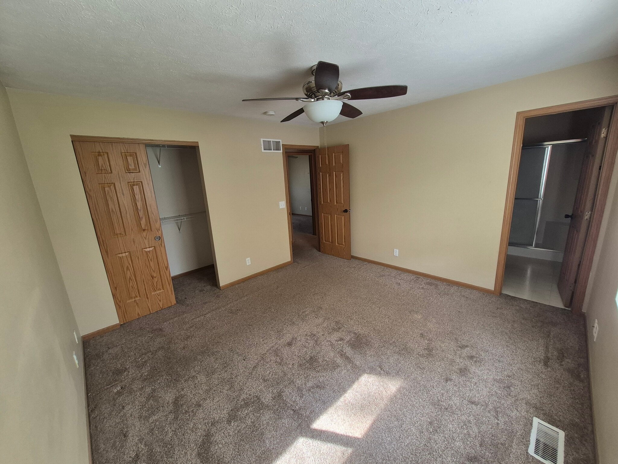 Building Photo - 3128 Sheridan Rd