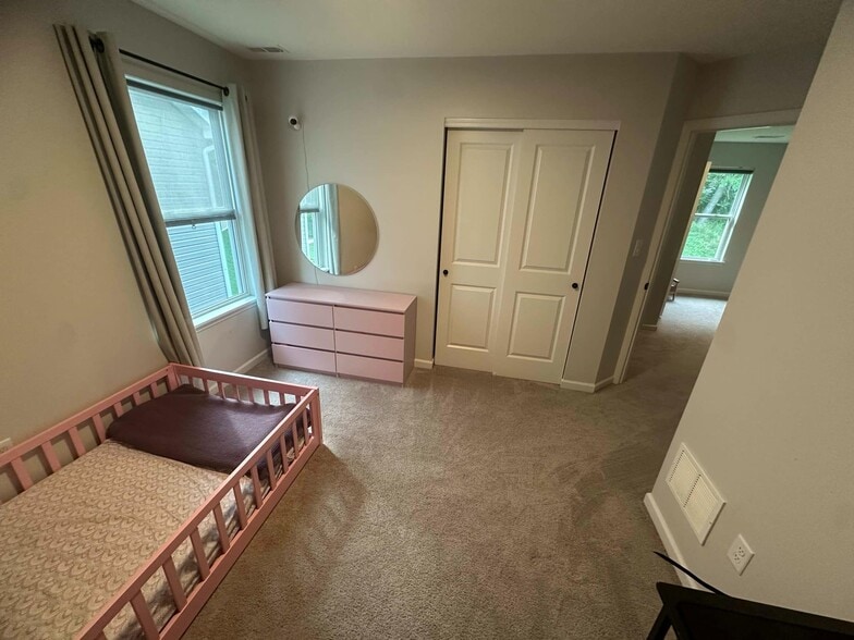 Upstairs Bedroom 3 - 3381 Arbor Gardens Ct