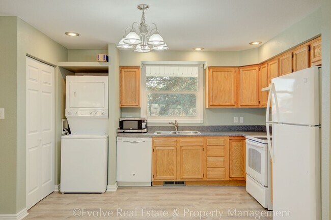Building Photo - Evolve Real Estate: Charming Ranch Style Retreat In the Heart of Denver, 15 minutes to Downtown D...