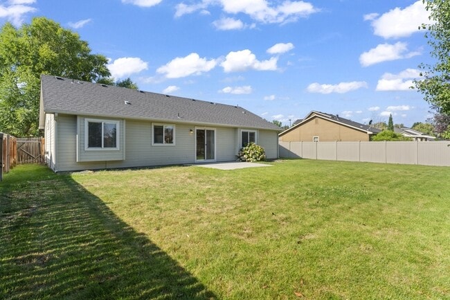 Building Photo - 1770 W Bellagio Dr