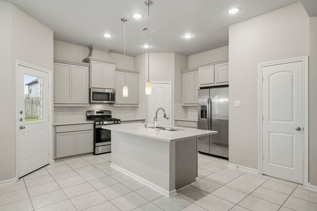 Building Photo - 8734 Laurel Crest Dr
