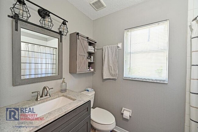 Building Photo - Impeccably Maintained Home in Summerfield Village - Lakewood Ranch!