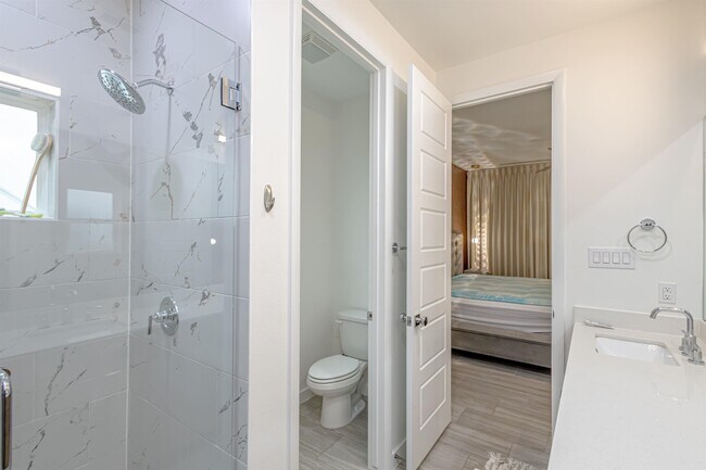 Building Photo - 423 Deer Path Lp